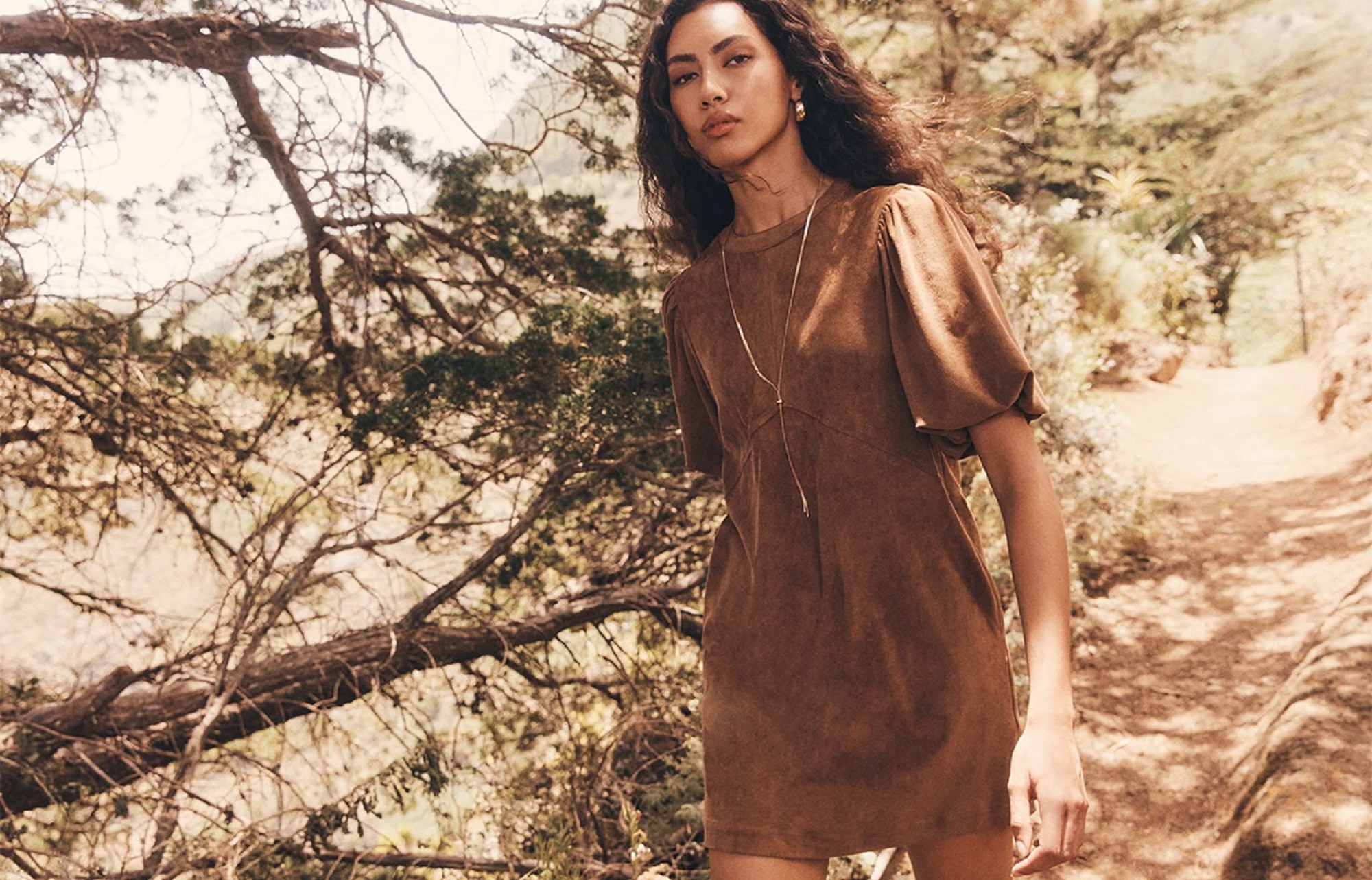 Apricot Clothing: Effortless Style with a Modern Twist